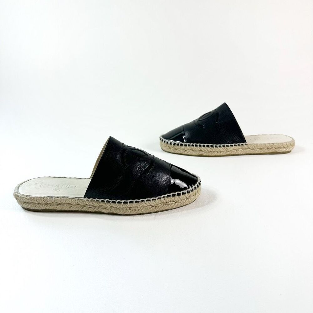 CHANEL Black Leather Mules Espadrille CC Logo Size 39 US 8.5 Lambskin Flat Slide - Picture 6 of 12